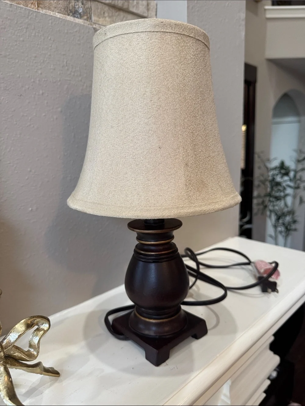 Classic Cream Table Lamp with Dark Base